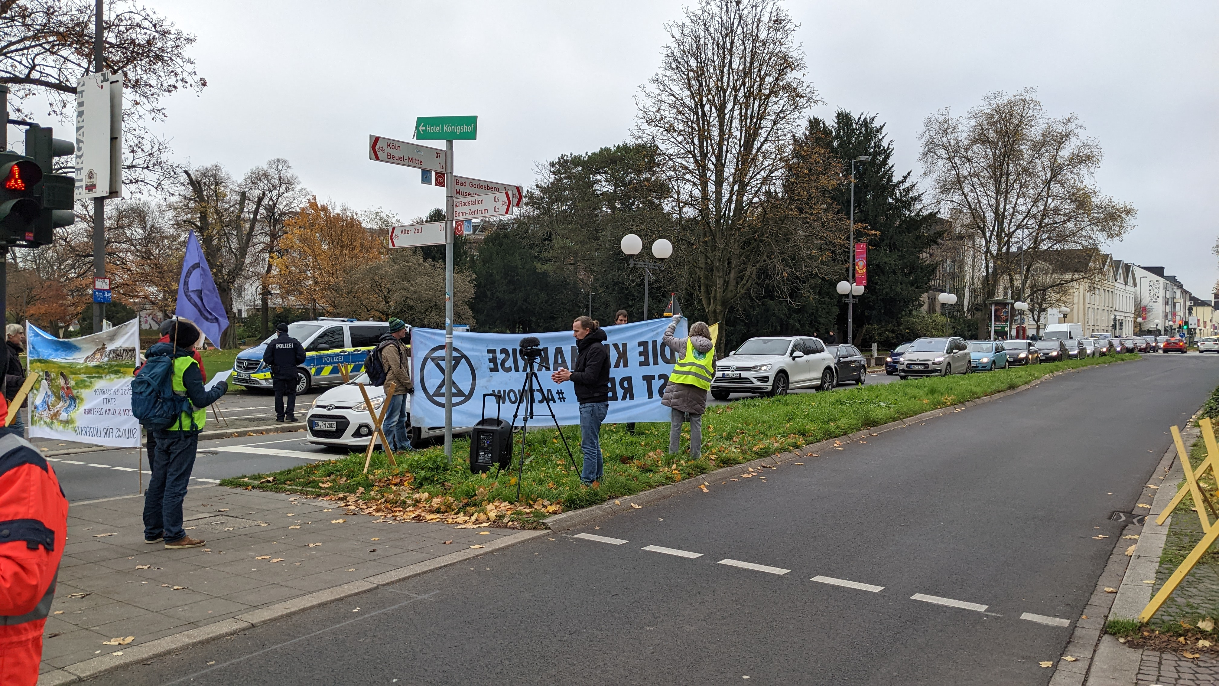 XR Swarming auf der B9 in Bonn