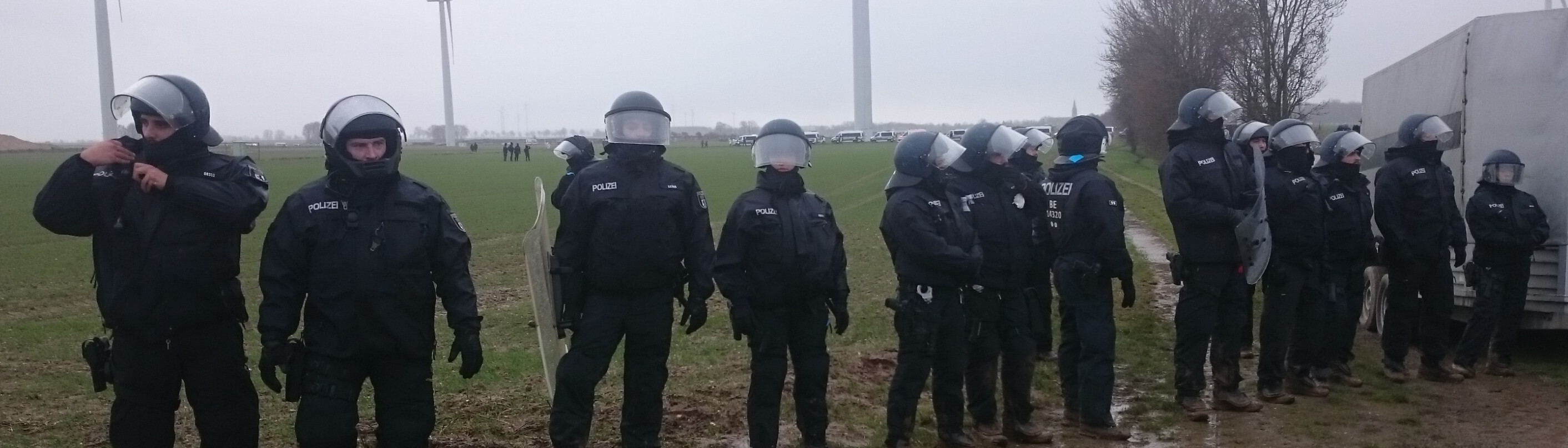 Eine Gruppe von Polizisten