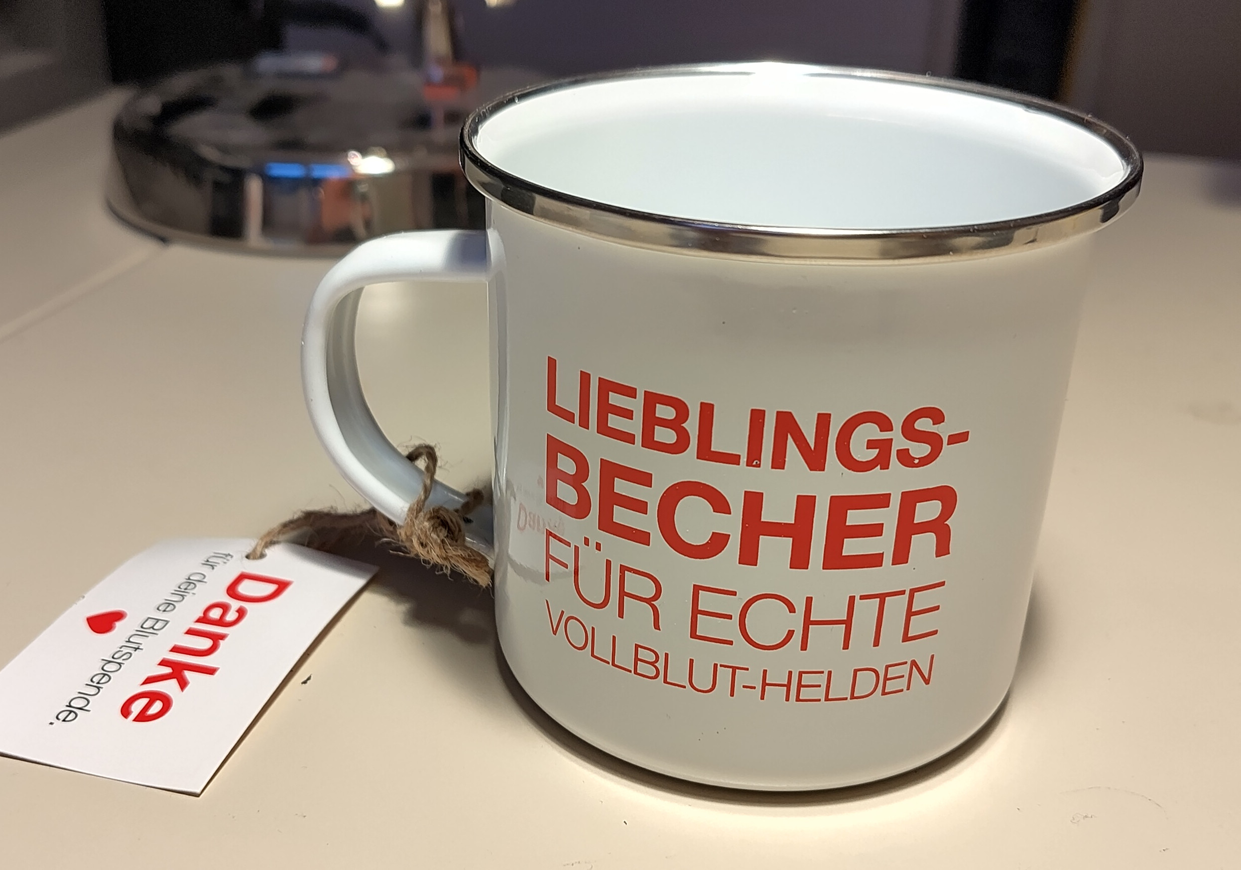 Becher Vollblut-Helden Blutspende
