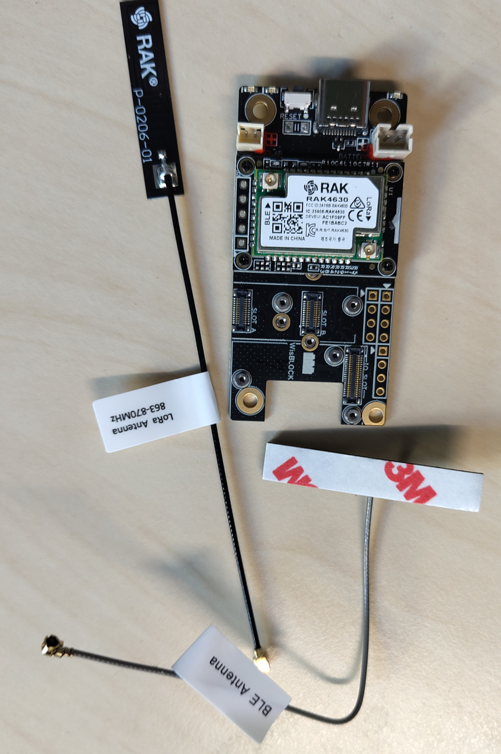 Zusammengestecktes Meshtastic WisMesh Starter Kit