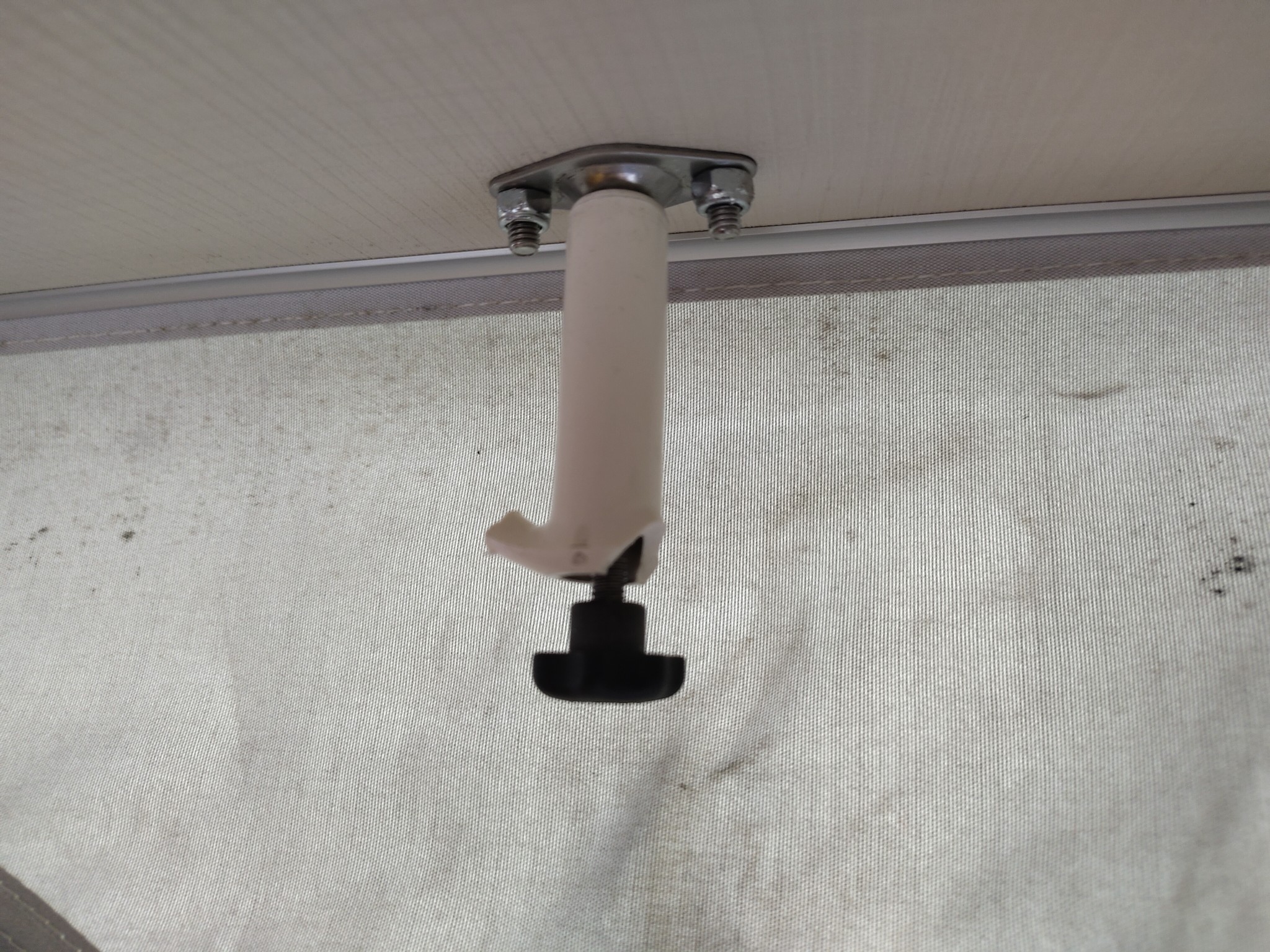 Ein defekter Eriba Touring Hubdachhaken