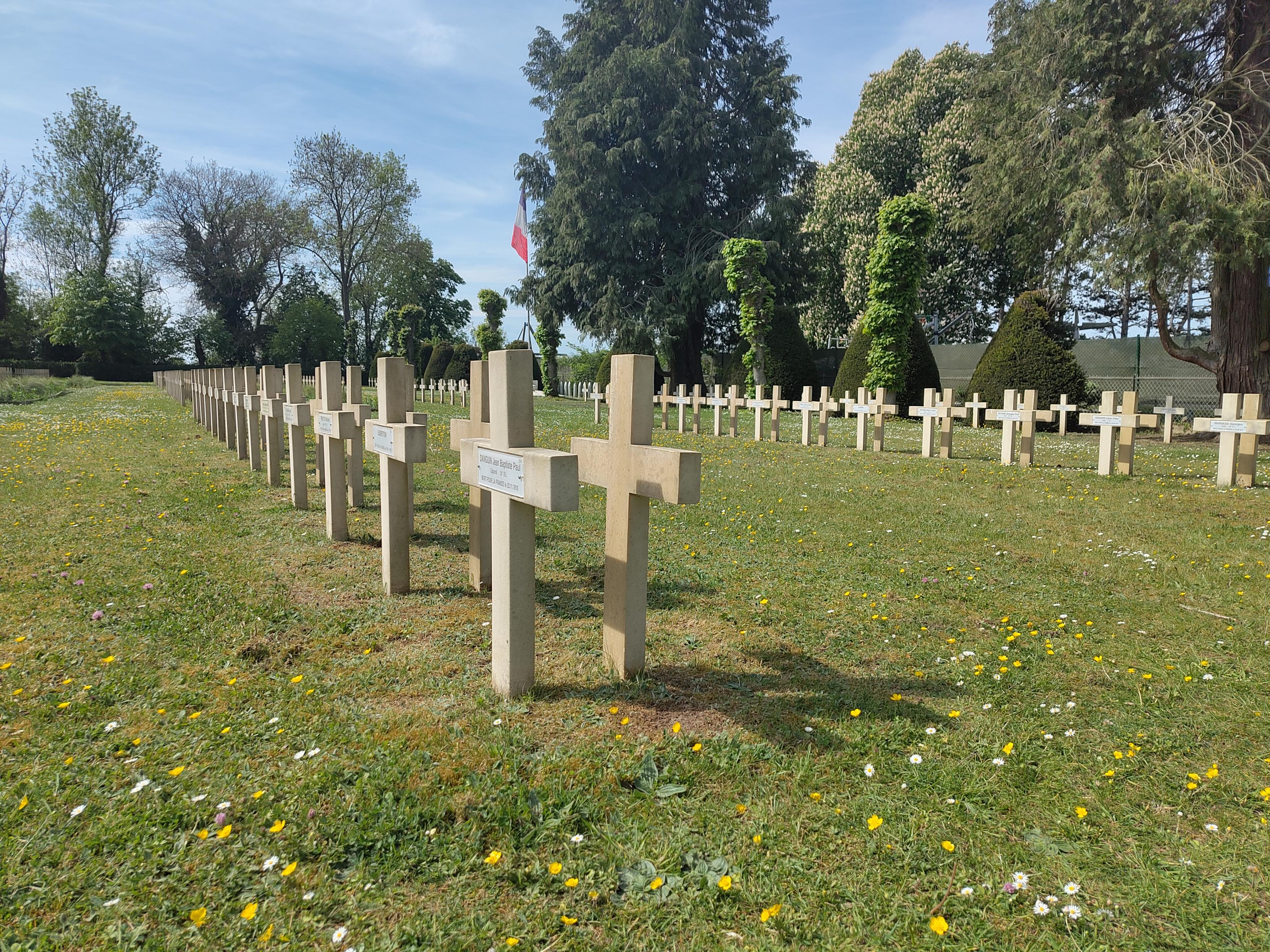 Ein französischer Soldatenfriedhof in Belgien