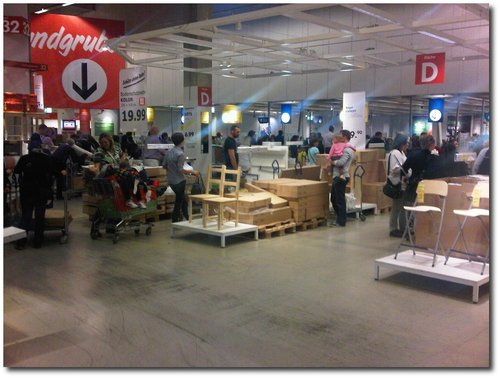 201109-warteschlange-ikea-1.jpg