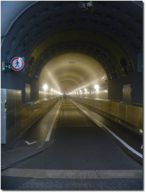 201206-elbtunnel-3.png