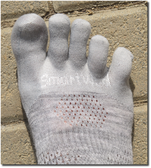 201304-vibram-fivefingers-socken.png