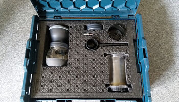 Koffer Aeropress mit Kaffeemühle